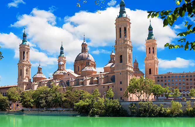 Fly Drive Barcelona Ontdek de Perfecte Mix van Cultuur, Kust en Natuur 5